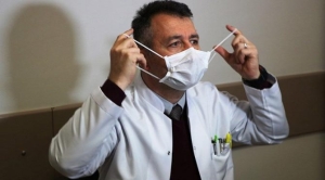 koronavirus-icin-maske-takanlara-ihtar-yanlis-kullaniyorlar-z5NbPnY5.jpg