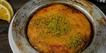kunefe-tanimi-serbetli-tatlilarin-en-sevileni-nefis-kunefe-nasil-yapilir-PhDMFkRp.jpg