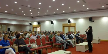 kusadasi-ticaret-odasinda-emlak-bolumunde-is-buyutebilmek-icin-performans-idaresi-egitimi-duzenlendi-ImSPCuHH.jpg