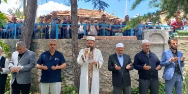 kutahyada-muhtarlik-tarafindan-hayir-yemegi-ve-yagmur-duasi-aktifligi-duzenlendi-bHkubMLi.jpg