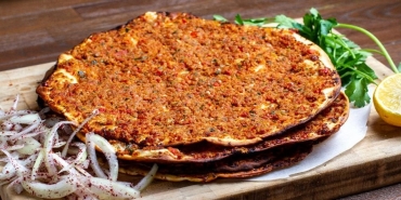 lahmacun-tanimi-uzmanlarin-her-ogun-yiyebilirsiniz-dedigi-lahmacun-nasil-yapilir-yyCLrhcy.jpg