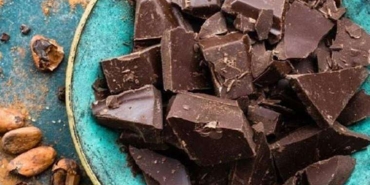 lezzetli-ve-saglikli-cikolatanin-bilmediginiz-yararlari-BseWgITS.jpg