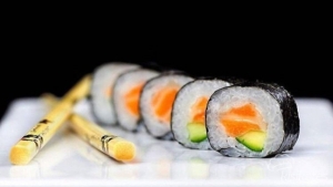 meskende-nasil-sushi-yapilir-kolay-sushi-tanimi-nedir-jkVcNs3d.jpg