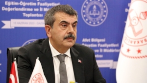 milli-egitim-bakani-tekin-cemaatci-misiniz-sorusuna-cevap-verdi-b4zpd7sY.jpg