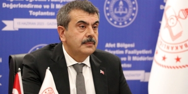 milli-egitim-bakani-tekin-cemaatci-misiniz-sorusuna-cevap-verdi-b4zpd7sY.jpg