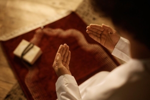 mirac-kandili-namazi-nasil-kilinir-kac-rekat-mirac-kandili-namazi-ne-vakit-nasil-niyet-4nU8cdEV.jpg