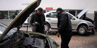 motor-sogutma-suyu-nedir-ne-ise-fayda-motor-suyu-nasil-degistirilir-eyXDLBhh.jpg