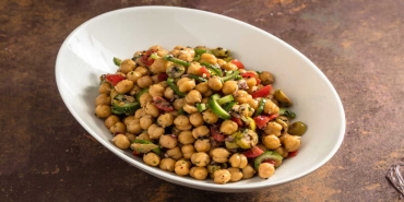 nohut-salatasi-nasil-yapilir-nohut-salatasi-tanimi-icin-gerecler-neler-AB9U7FvK.jpg