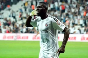 omar-colley-abobakar-ile-bas-vurusu-calisiyorum-jWKlr8Si.jpg