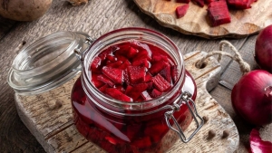 pancar-kvass-nasil-yapilir-pancar-kvass-bagisikliga-guzel-gelir-mi-digC6bxn.jpg