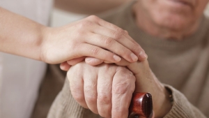 parkinson-hastaligi-nedir-parkinson-hastaligi-belirtileri-neler-rXZJn4Wg.jpg