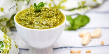 pesto-sos-tanimi-mis-kokusu-enfes-tadiyla-pesto-sos-nasil-yapilir-XR6GIgSU.jpg