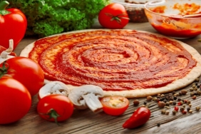 pizza-hamuru-nasil-yapilir-pizza-sosu-nasil-yapilir-OZ9zUq8l.jpg