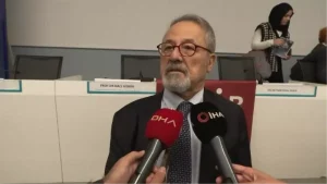 prof-dr-naci-gorur-asil-beka-sikintisi-sarsinti-AhHR9cvy.jpg