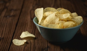 saglikli-atistirmalik-arayanlar-icin-konutta-patates-cipsi-nasil-yapilir-ILzPkBRt.jpg