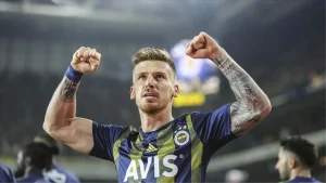 serdar-aziz-ne-ameliyati-oldu-futbolcu-serdar-aziz-ne-operasyonu-gecirdi-1bKducLn.jpg