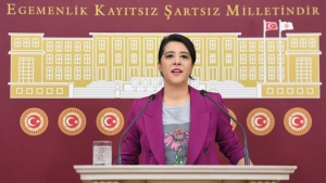 sevda-karaca-calisanlarin-ikramiyelerini-odemeyen-fabrikalari-saydi-GBE5y4rV.jpg