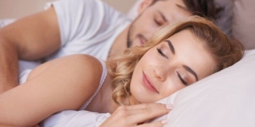 sevdiginiz-biriyle-uyumanin-sasirtan-yararlari-Uybjql2k.jpg