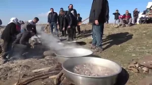 siverekte-ciftciler-yagmur-duasi-icin-bir-ortaya-geldi-BOgQAIvs.jpg