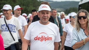 tanju-ozcandan-kilicdarogluna-sen-genel-lider-olarak-kimi-kimin-yerine-sokmuyorsun-Vb9mDlzi.jpg