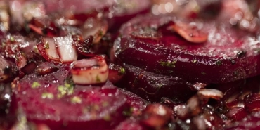 tansiyonu-dusuruyor-kanserden-koruyor-kirmizi-pancarin-o-denli-yararlari-var-ki-diyf4rwO.jpg
