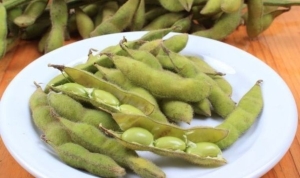 taze-fasulyeye-benzeyen-protein-zengini-besin-edamame-ve-bilinmeyen-yararlari-YUfYly2h.jpg