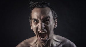 tourette-sendromu-nedir-belirtileri-ve-tedavisi-irNg4n1W.jpg