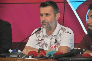 trabzonspor-teknik-yoneticisi-bjelica-petkovic-transferinde-odak-noktam-kaydi-pCz5lVk6.jpg