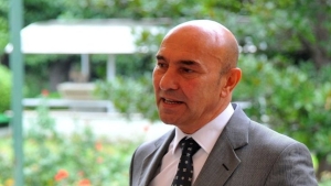 tunc-soyer-umit-ozlalenin-adayligi-anlasilabilir-degil-geri-cekilebilir-adAPsQKj.jpg