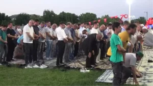 ucurtma-zirvesine-binler-toplandi-birlik-iletisi-verdi-lqWXIq9f.jpg