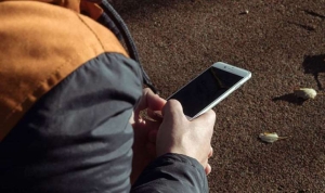 uzmanlar-uyardi-cep-telefonlari-durus-bozukluklarina-neden-oluyor-r5Zw5wSJ.jpg