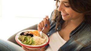 veganlar-ve-vejetaryenler-diyet-yaparken-dikkat-etmeli-6eL6x5g9.jpg