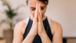 yoga-selami-namaste-nedir-ve-ne-manaya-gelir-WvxuSPDV.jpg