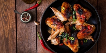 yumusacik-eti-ve-harika-marinesiyle-zerdecalli-tavuk-kanat-nasil-yapilir-j1OtWC9f.jpg