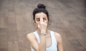 yuz-yogasi-dogal-genclesme-ve-gerilim-azaltma-yolunda-yeni-trend-MZ9yyZaV.jpg