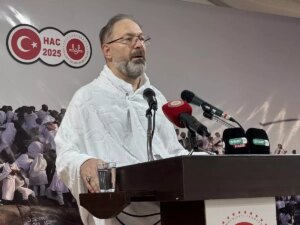 diyanet-isleri-baskani-erbas-arafatta-vakfe-duasi-yapti-aciklamasi-L6CRwszj.jpg