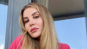 eda-erol-kimdir-eda-erol-kac-yasinda-nereli-eda-erolun-esi-kim-MT4BFklg.jpg