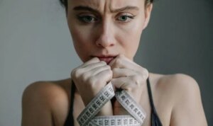 zayiflik-takintisinin-gorunmeyen-yuzu-anoreksiya-nervoza-nedir-belirtileri-nelerdir-anoreksiya-nervoza-riski-nasil-azaltilir-lBXLCrMJ.jpg