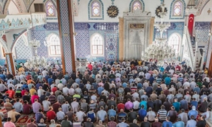 zuhr-i-ahir-namazi-nedir-nasil-kilinir-diyanet-zuhri-ahir-namazi-kilinisi-8slLwvPi.jpg