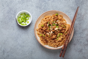 asya-mutfagindan-enfes-bir-sokak-lezzeti-masterchef-dan-dan-noodle-tarifi-J3MgiISF.jpg