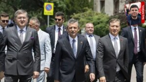 chp-kurultay-davasi-tartismalarina-ragmen-olagan-kongre-takvimini-surduruyor-parti-daha-cok-kenetlendi-lyK25me6.jpg