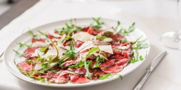 italyan-mutfagindan-zarif-ve-hafif-lezzet-masterchef-carpaccio-tarifi-bIdkIB7G.jpg