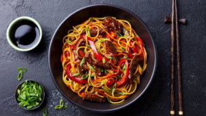 japon-mutfaginin-pratik-noodle-yemegi-masterchef-yakisoba-sebzeli-tarifi-x7JIT2S2.jpg