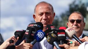 kayyum-gursel-tekin-sozlerini-geri-aldi-abi-kardes-iliskisi-icinde-olur-OYAr6bTz.jpg