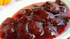 mis-kokulu-cilek-receli-tarifi-kahvaltilarin-vazgecilmezi-LYpPqyiu.jpg