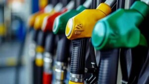 motorin-fiyatina-buyuk-zam-geldi-4-eylul-2025-persembe-guncel-benzin-motorin-ve-lpg-SDbBHKcR.jpg