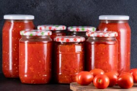 pratik-ve-lezzetli-tarif-ev-yapimi-kislik-domates-sosu-cIXLMcU4.jpg