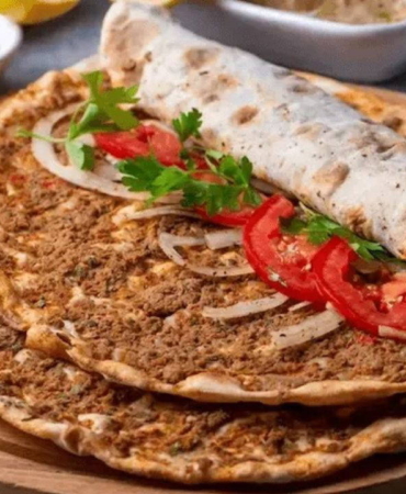 pratik-ve-lezzetli-tarif-evde-lahmacun-keyfi-zGerFSks.jpg