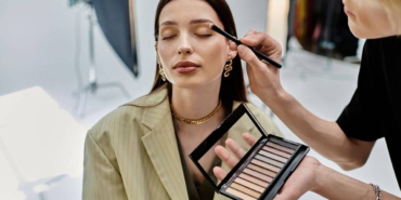 profesyonel-makyaj-icin-bilmeniz-gereken-6-altin-kural-4XLQpjzN.jpg