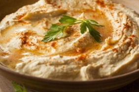 saglikli-atistirmalik-evde-humus-tarifi-XxCRZCVN.jpg